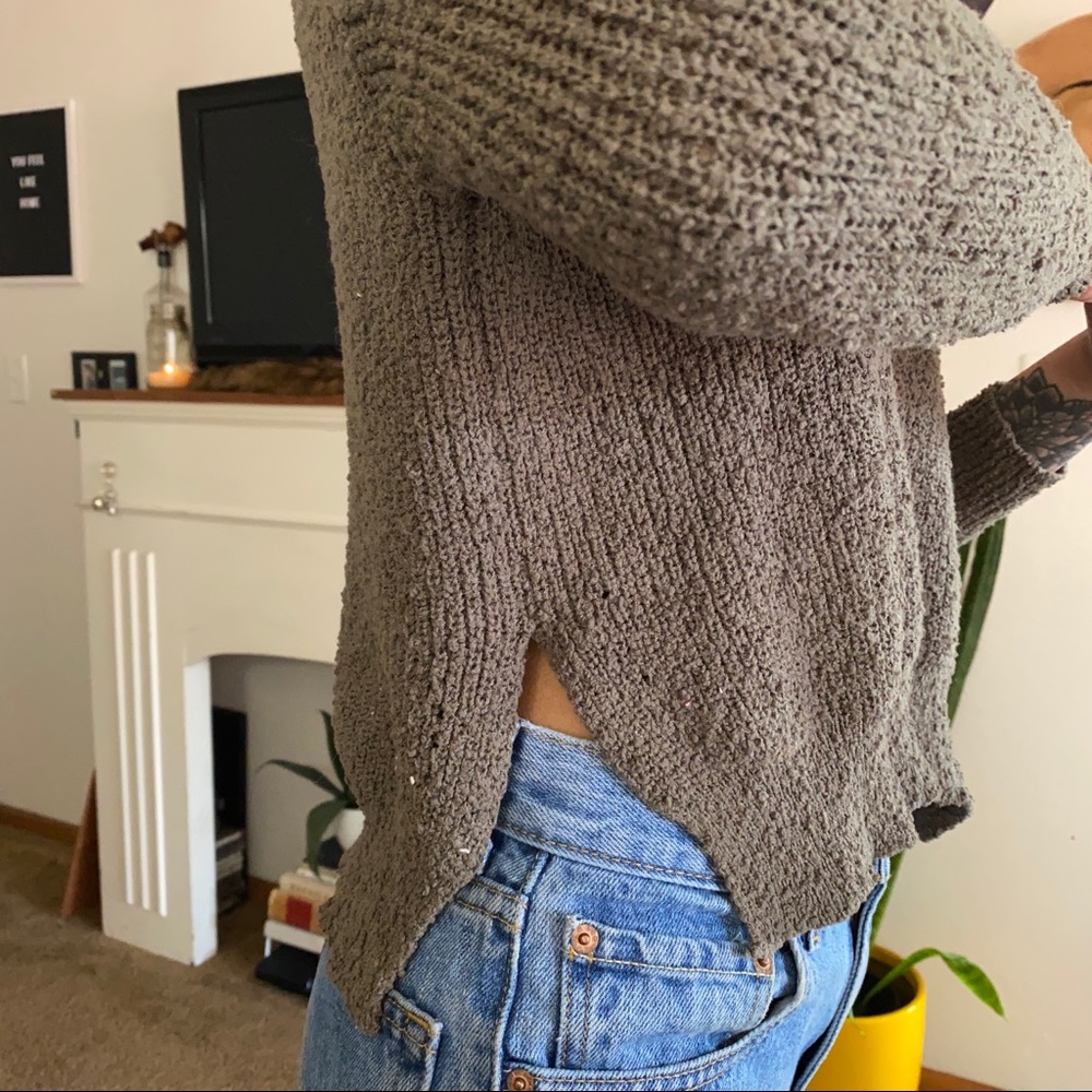 Debut V-neck sweater - Picture 3 of 3